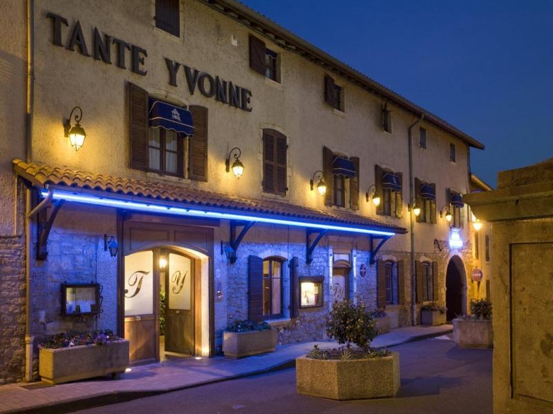 Logis Hôtel Tante Yvonne&son restaurant semi-gastronomique - Lyon Nord Quincieux Exterior foto